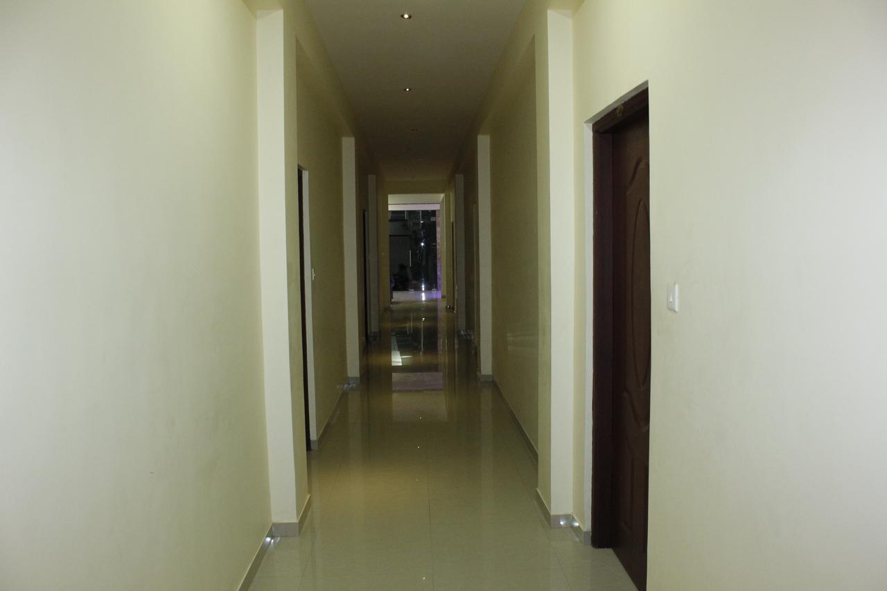Sasti Hotel Palani Exterior photo